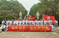 “缅怀先烈 永远跟党走”-开云在线登陆入口清明祭拜先烈活动